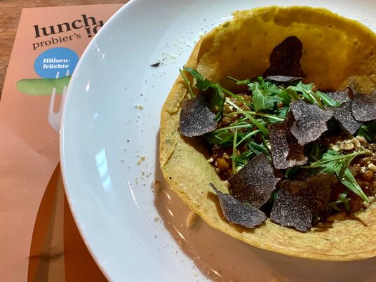 Omelette aus zu kleinen Junghenneneiern