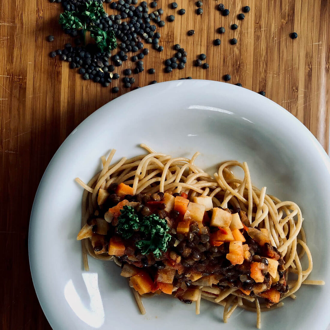 Lunchidee | Vollkornspagetti mit Linsenbolognese